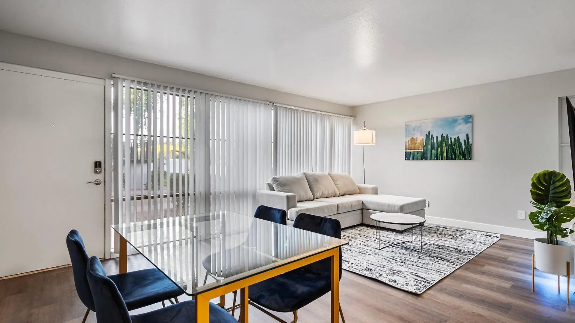 Modern 2B2B Haven In Scottland Daire Scottsdale